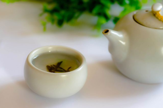 綠茶碧螺春怎么泡簡易步驟，沖泡碧螺春的十二步驟口訣