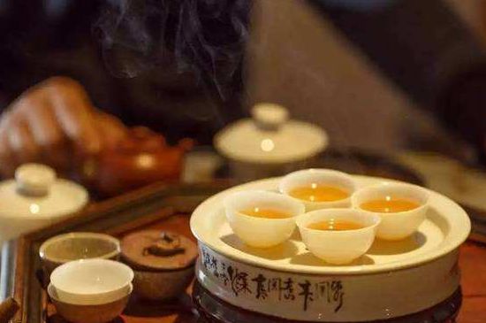 茶的三個(gè)禮儀，茶的禮儀小知識(shí)