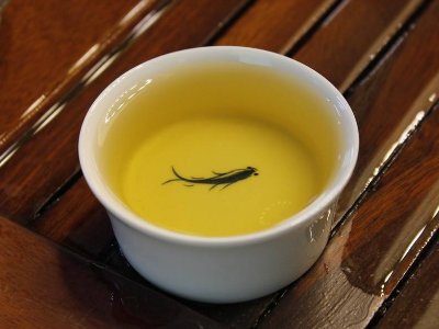 如何通過茶湯辨別好茶，<a href=http://www.kbo12.com/fenlei/ target=_blank class=infotextkey>六大茶類</a>茶湯顏色標準