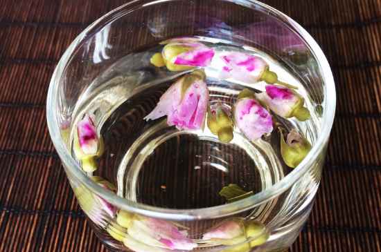 玫瑰花和茉莉茶一起泡有什么作用，玫瑰茉莉花茶的功效