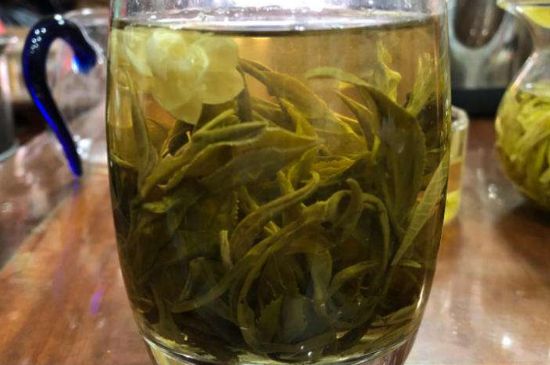 茉莉龍珠泡開后為什么都是梗，茉莉龍珠泡開后什么樣？
