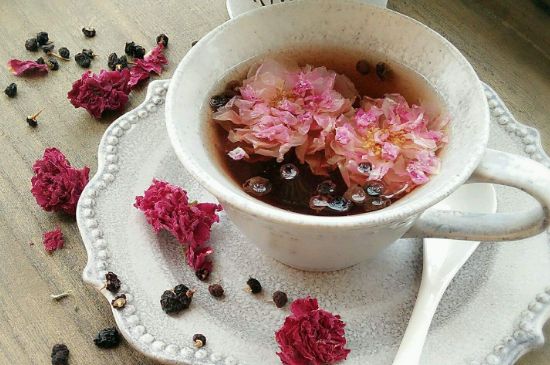 玫瑰花的最佳搭配，喝玫瑰花茶搭配什么喝好？