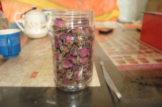 玫瑰花茶上火嗎，盲目喝玫瑰花茶易上火
