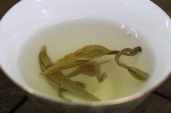 茉莉龍珠泡開后為什么都是梗，茉莉龍珠泡開后什么樣？