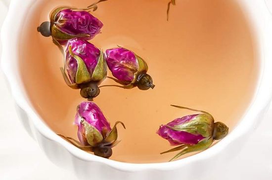 玫瑰花泡茶祛斑要多久見效，喝玫瑰花茶多久能祛斑？