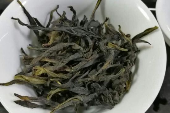 蜜蘭香和鴨屎香區(qū)別，鳳凰單樅鴨屎香vs蜜蘭香圖片對比