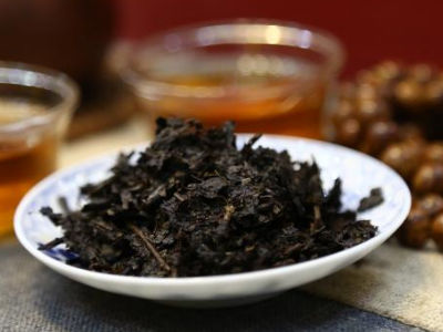 黑茶的功效與作用，長期喝黑茶有什么功效？