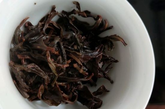 正山小種喝起來苦澀有點酸對嗎，正山小種發(fā)酸有害嗎