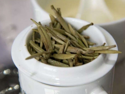 白茶煮好還是泡好喝，老白茶是泡還是煮？