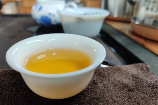 蜜蘭香好還是鴨屎香好，鳳凰單叢茶蜜蘭香和鴨屎香特點(diǎn)有哪些？