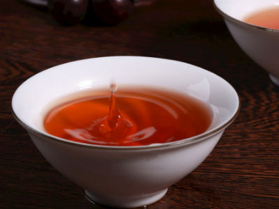 紅茶和綠茶的區(qū)別，常喝紅茶好還是綠茶好？